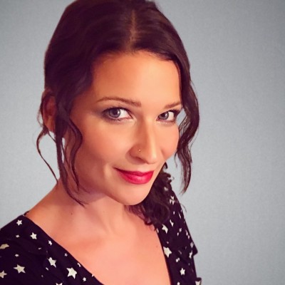 Marta MacIsaac Retrato